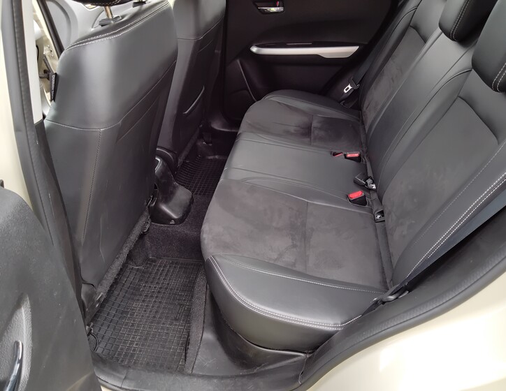 Suzuki Vitara 9