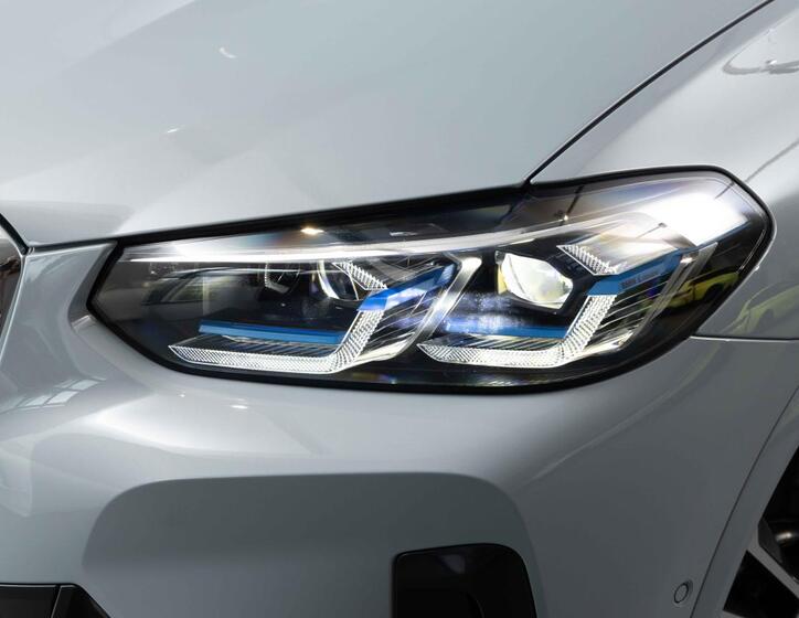 BMW X4 8
