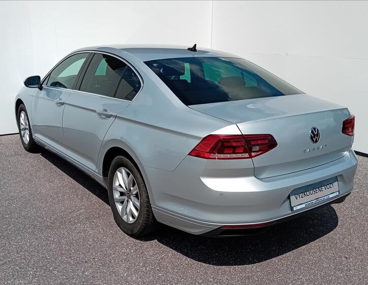 Volkswagen Passat 9