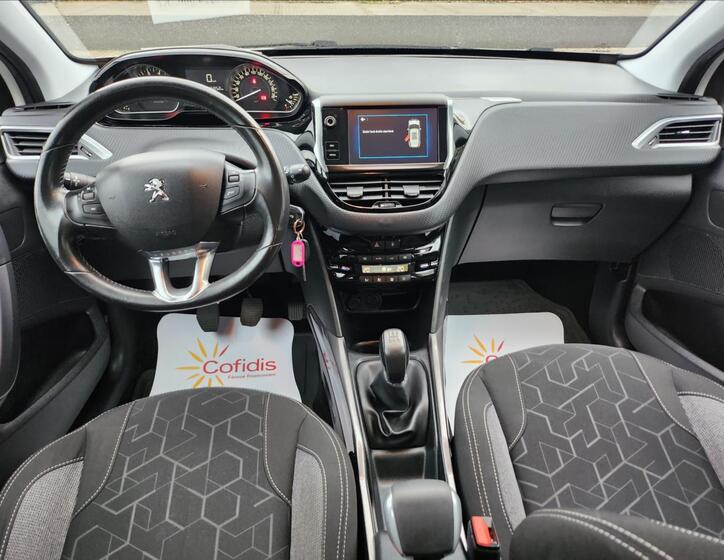Peugeot 2008 8
