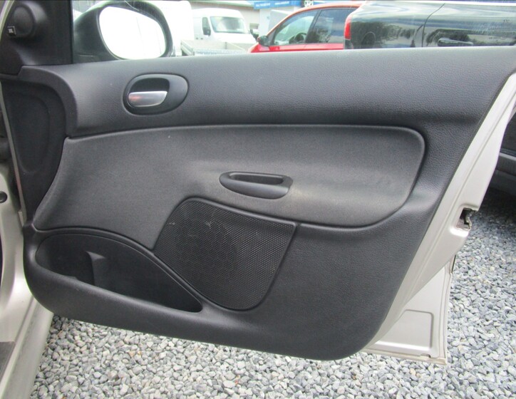 Peugeot 206 19