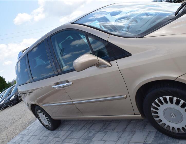 Lancia Phedra 9
