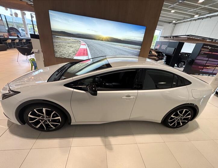 Toyota Prius 4