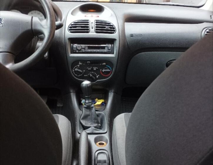 Peugeot 206 12