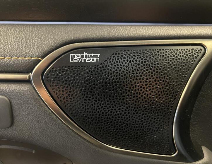 Lexus ES 300h 16