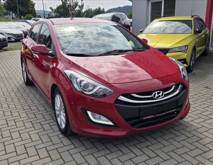 Hyundai i30 4