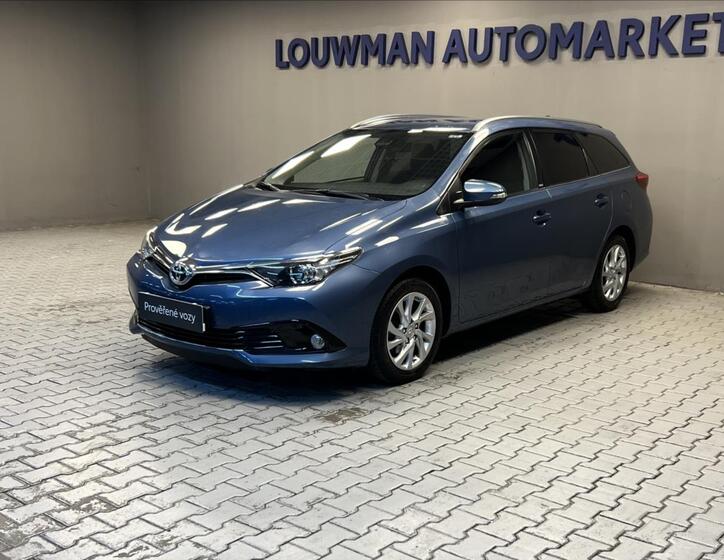 Toyota Auris 1
