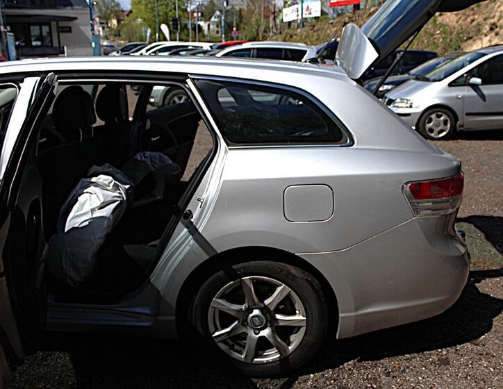 Toyota Avensis 11