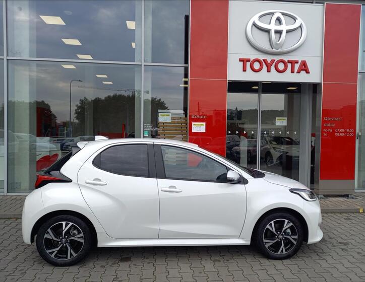 Toyota Yaris 6