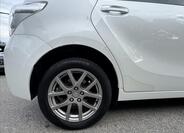 Toyota Verso 23