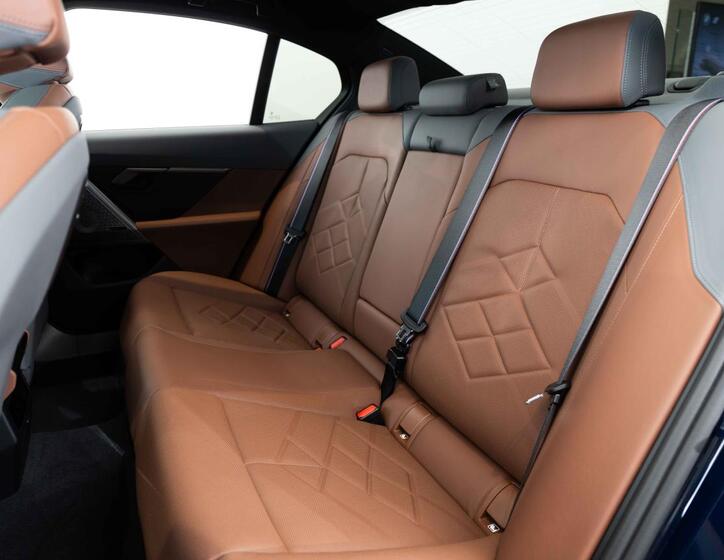 BMW i5 22