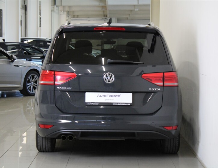 Volkswagen Touran 4