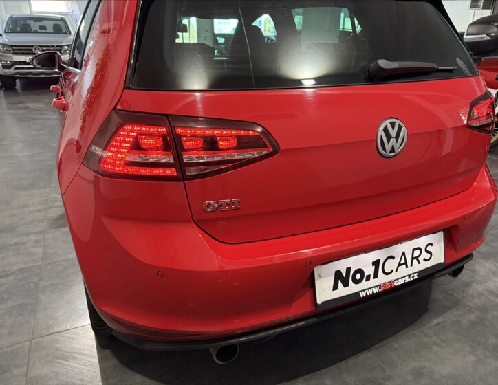 Volkswagen Golf 25