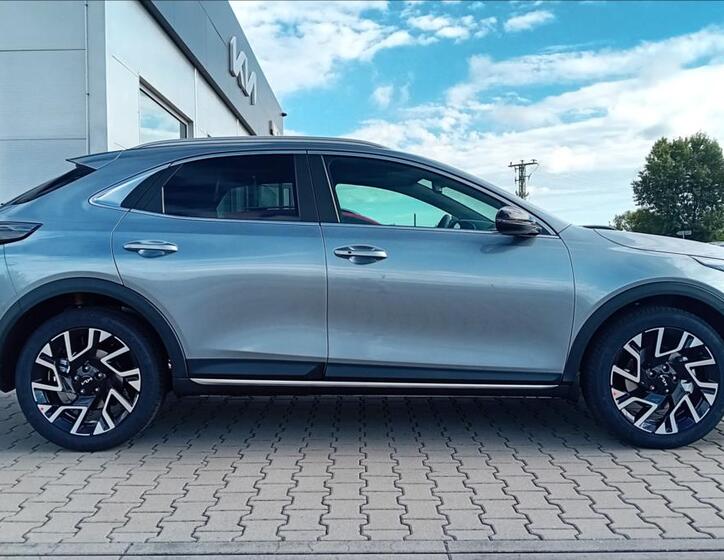 KIA XCeed 4