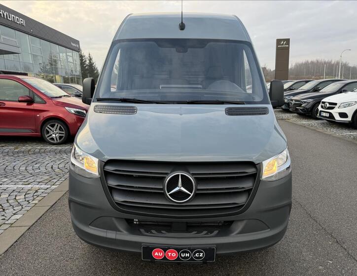 Mercedes-Benz Sprinter 2