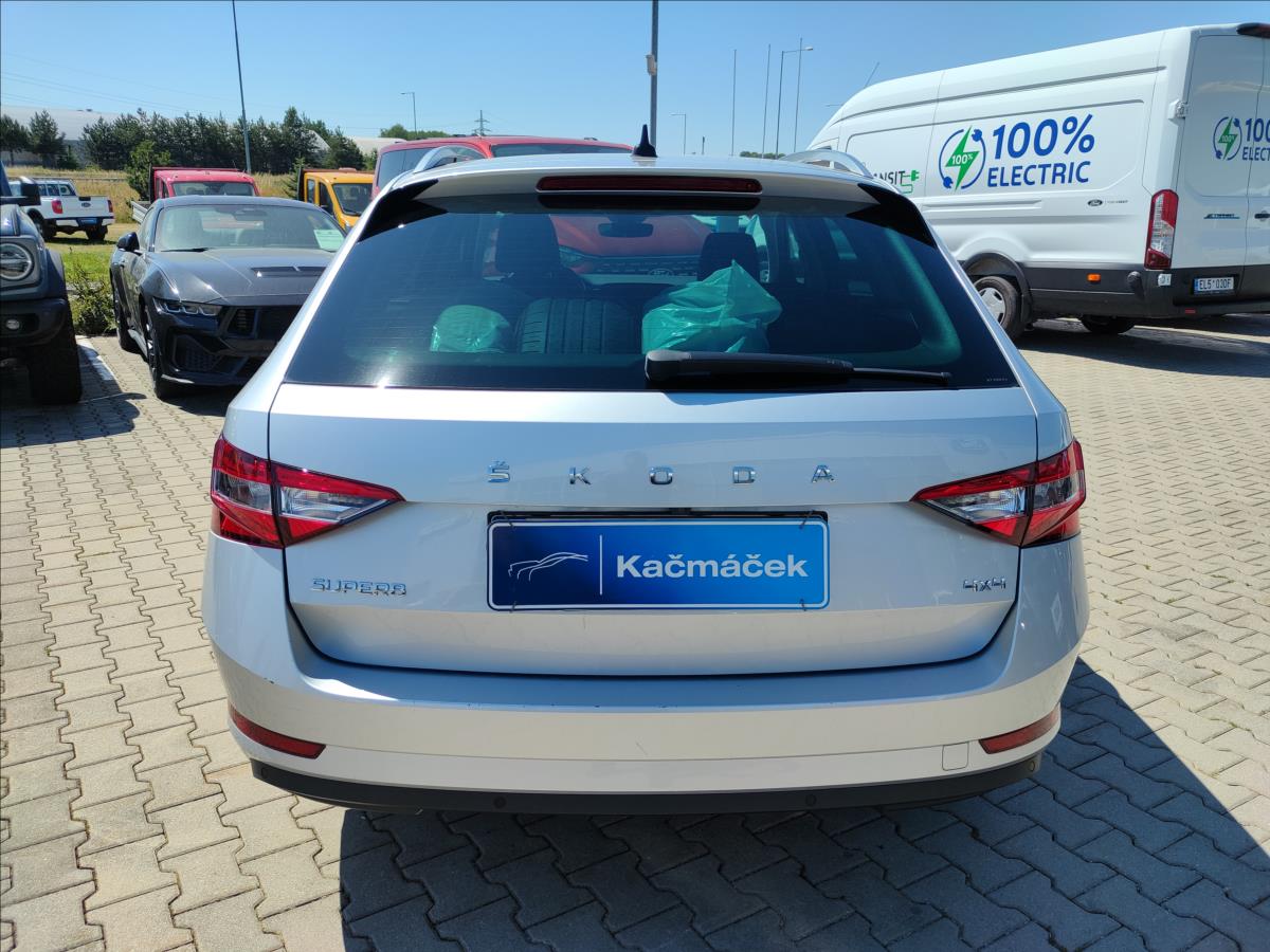Škoda Superb