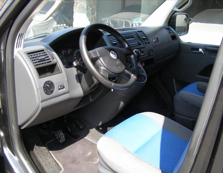 Volkswagen Caravelle 11