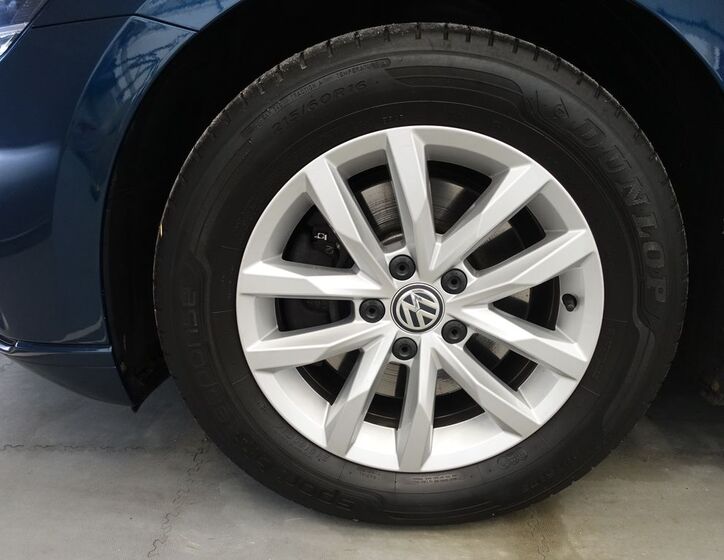 Volkswagen Passat 30
