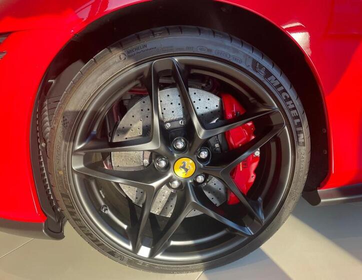 Ferrari Roma 18