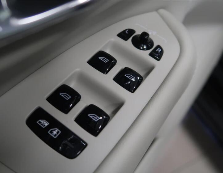 Volvo XC90 17