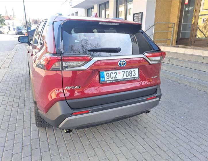 Toyota RAV4 6