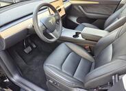 Tesla Model Y 8