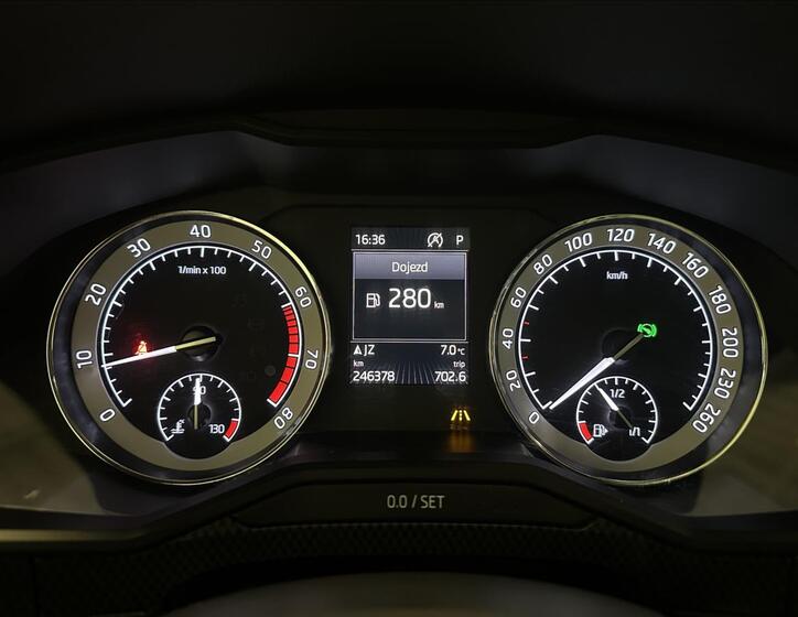 Škoda Superb 16