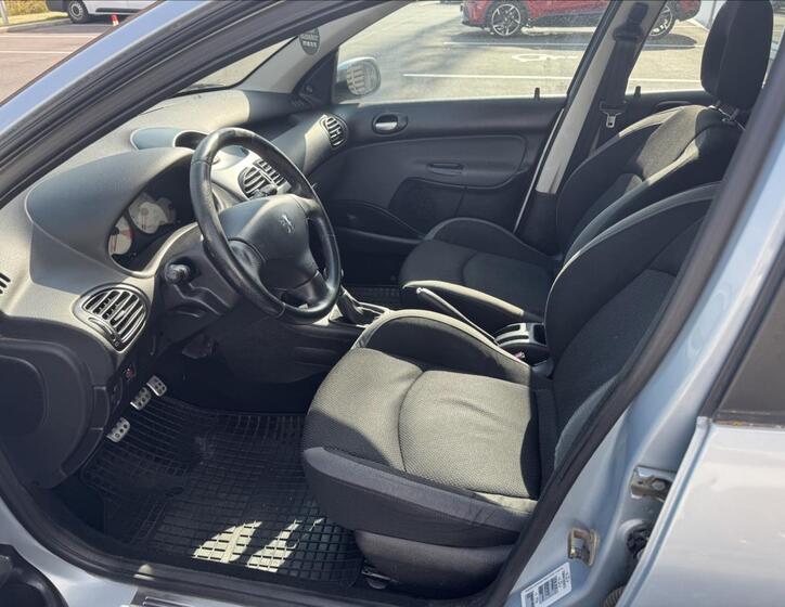 Peugeot 206 6