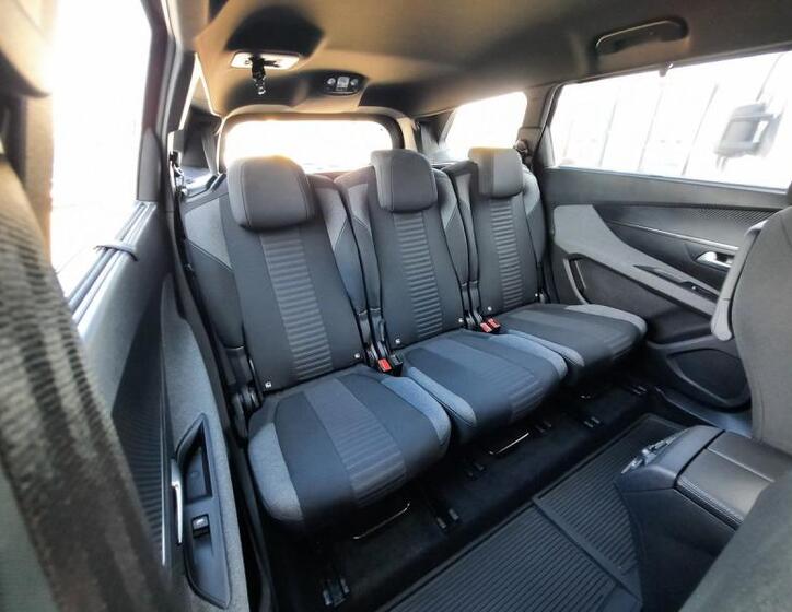 Peugeot 5008 16