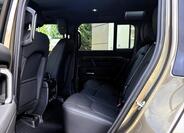 Land Rover Defender 14