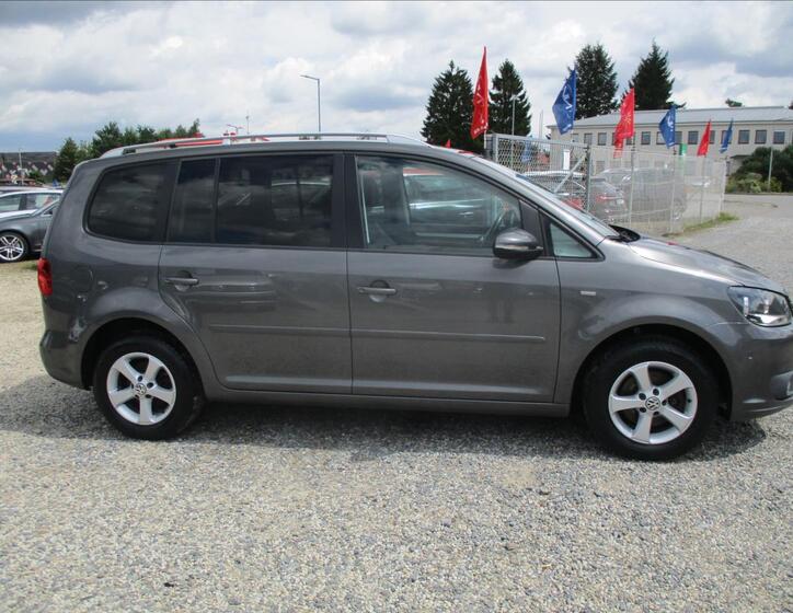 Volkswagen Touran 2