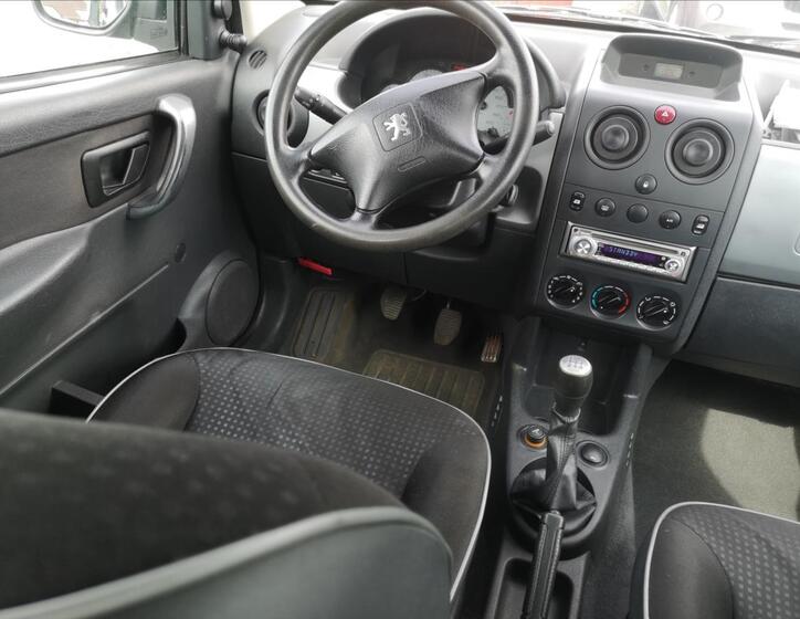 Peugeot Partner 8