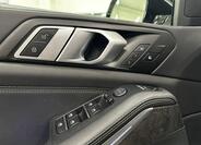 BMW X5 8