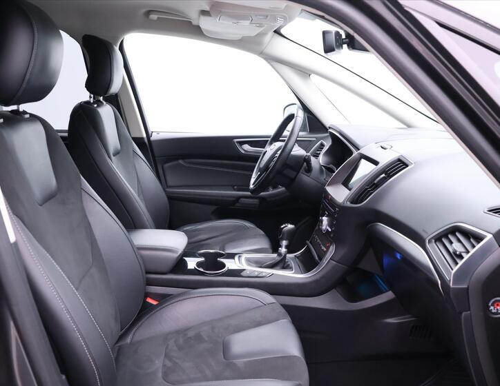 Ford Galaxy 14