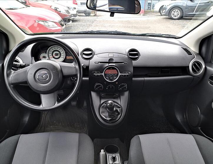 Mazda 2 10