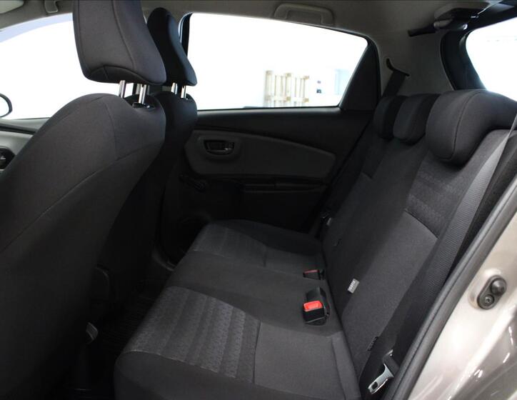 Toyota Yaris 14