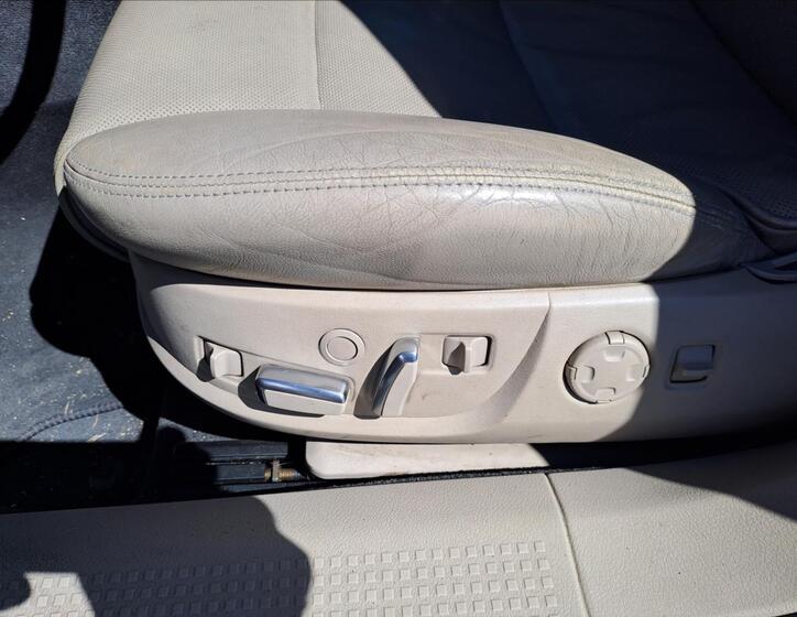Audi A8 12