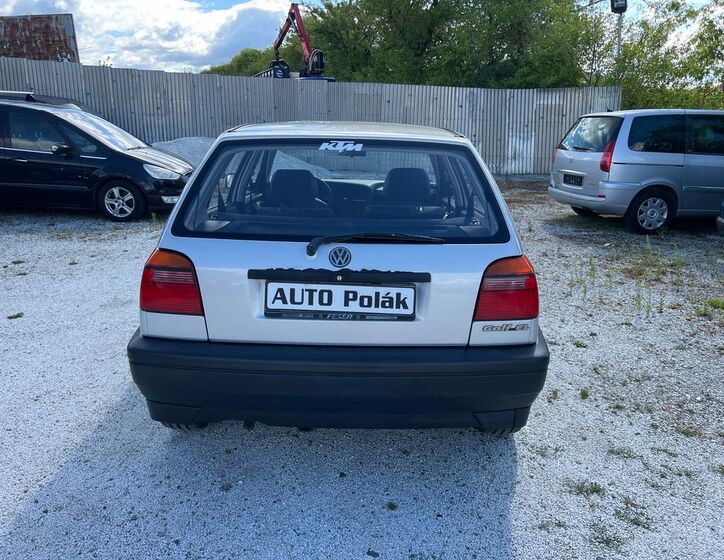 Volkswagen Golf 13