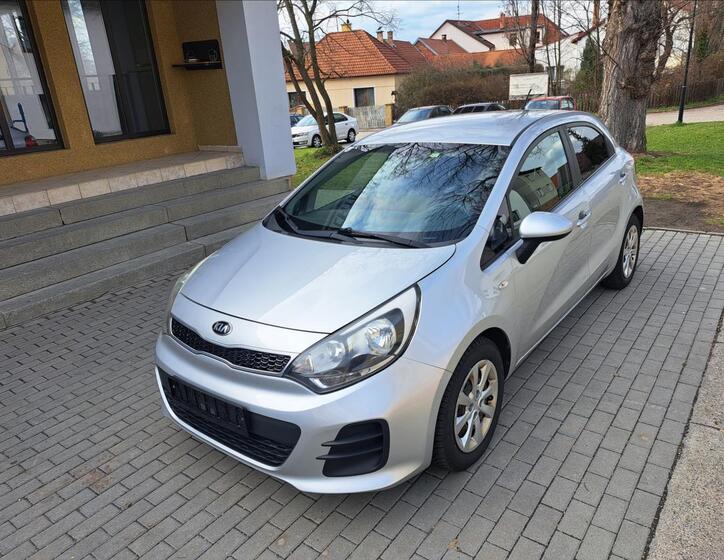 KIA Rio 15