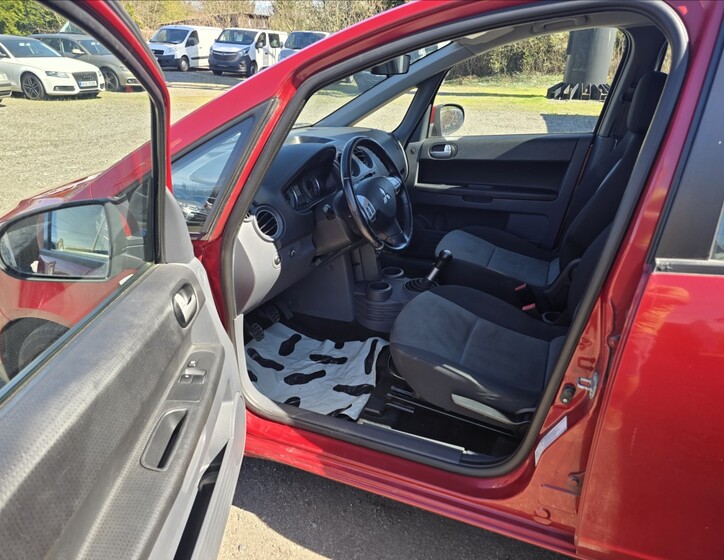 Mitsubishi Colt 8