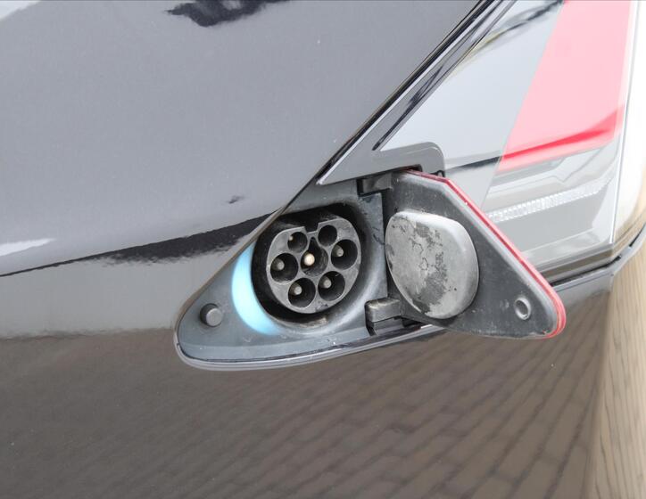 Tesla Model X 12