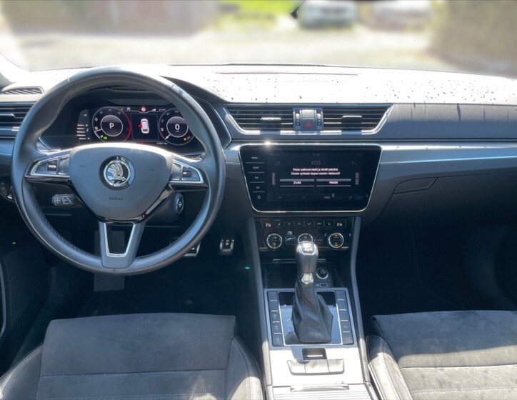 Škoda Superb 9