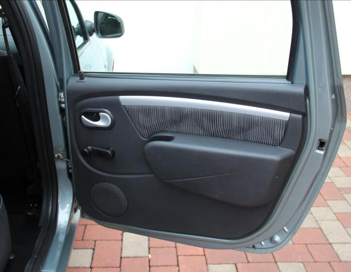 Dacia Logan 22