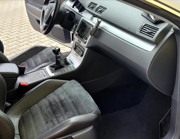 Volkswagen Passat CC 27