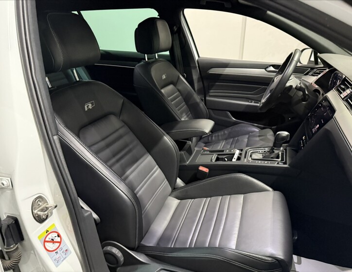Volkswagen Passat 24