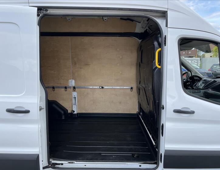 Ford Transit 28