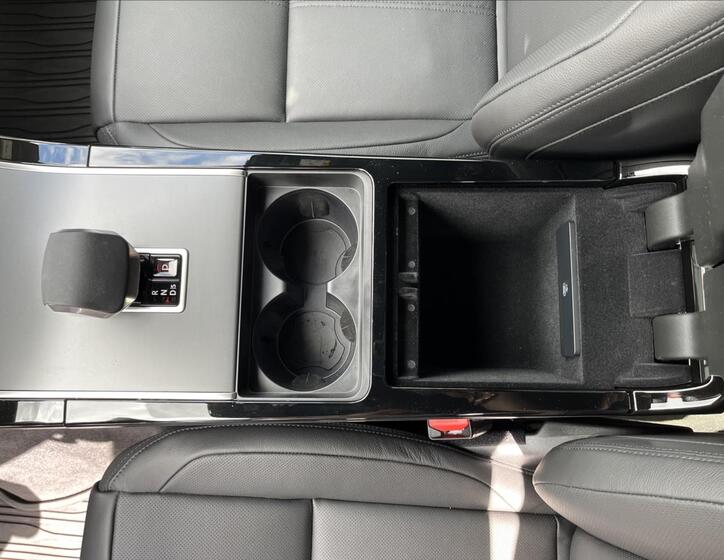 Land Rover Range Rover Velar 24
