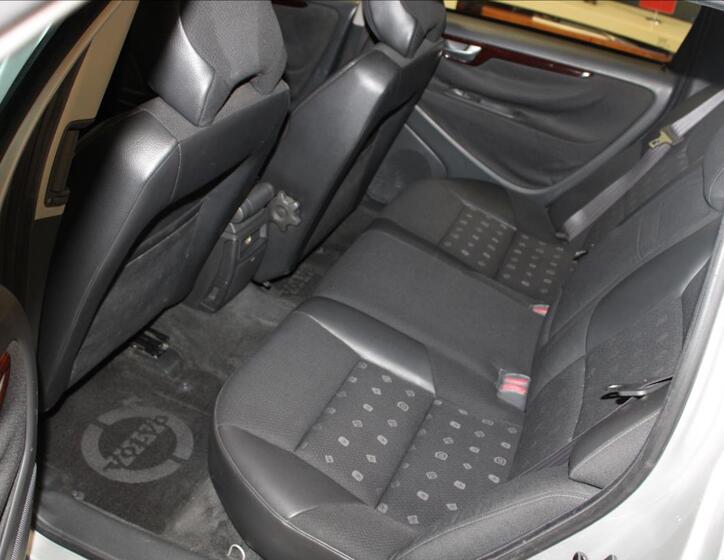 Volvo V70 12