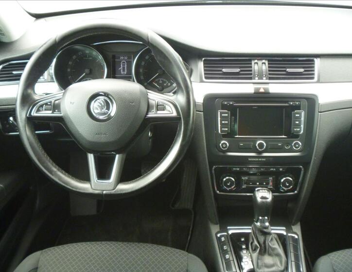 Škoda Superb 16