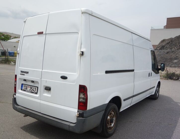 Ford Transit 9